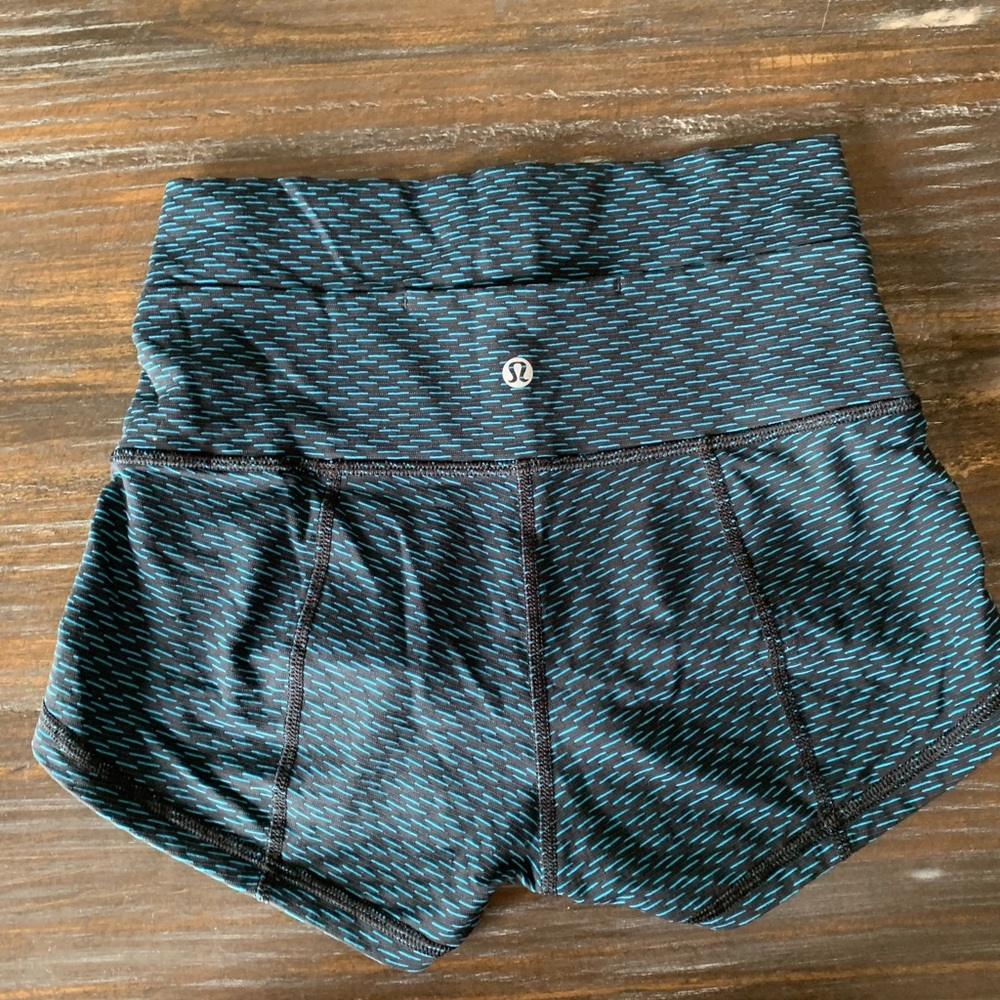 Rare Lululemon In Movement 2.5” shorts